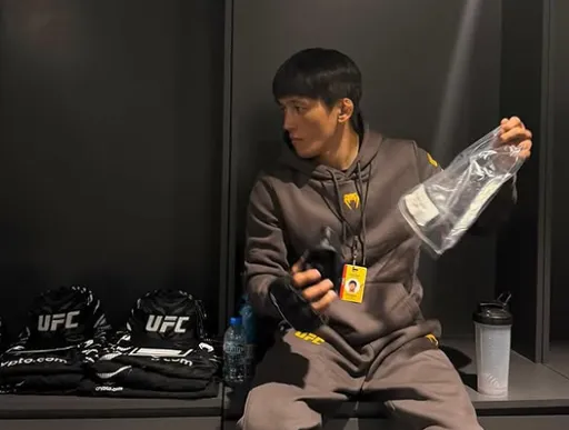 Азат Максум высказался после увольнения из UFC