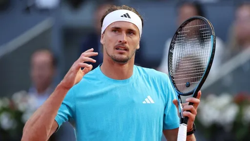 Зверев в трех сетах победил Дардери на US Open-2026