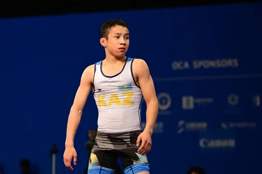 Казахстанец завоевал золото юношеского чемпионата мира по борьбе
