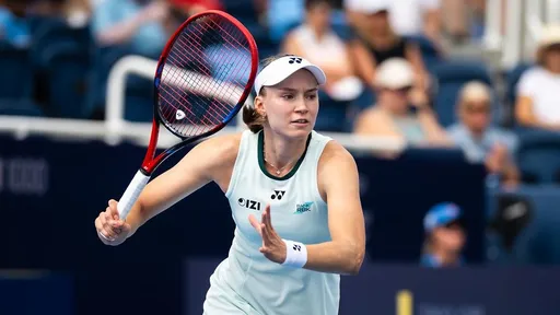 Рыбакина сохранила лидерство в чемпионской гонке WTA