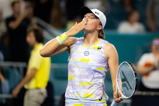 Ига Швёнтек стала чемпионкой Цинциннати после победы над Паолини