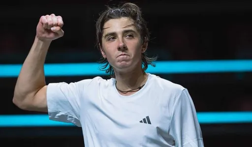 Шевченко вышел во второй круг турнира ATP-250 в Алматы