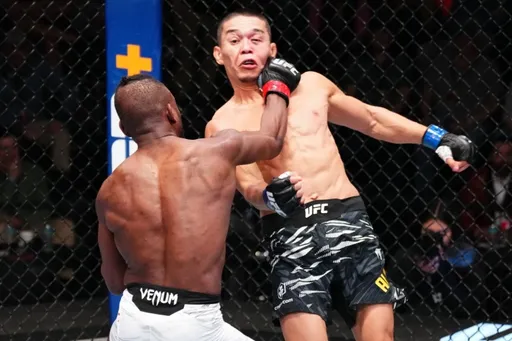 Тренер рассказал о будущем Асу Алмабаева после поражения в UFC