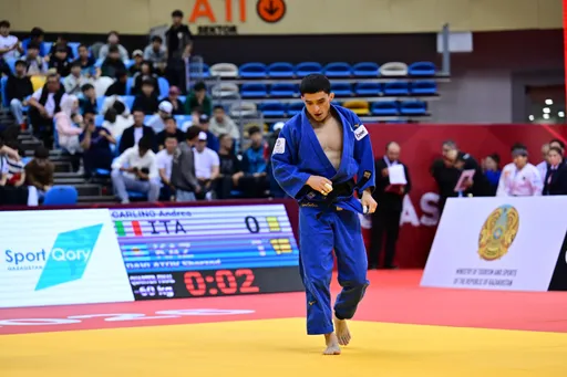 Шерзод Давлатов сенсационно победил олимпийского чемпиона и вышел в полуфинал Grand Slam