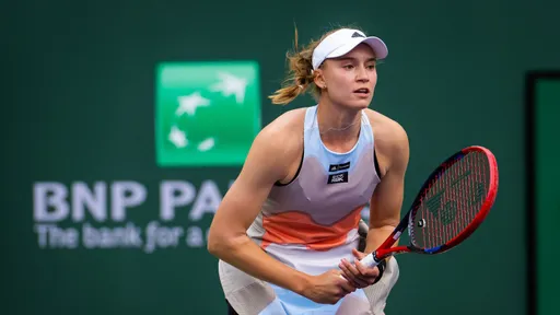 Теннисистка Елена Рыбакина вышла в финал турнира в Майами