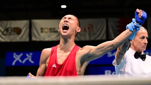 Казахстанский боксер Жумакан вышел в финал Futures Cup