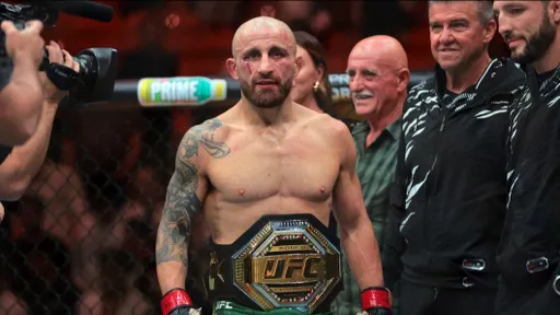 Чемпион UFC Волкановски готов защищать титул в бою против непобежденного Евлоева