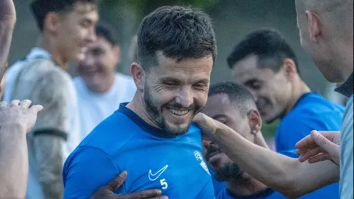 Аргентинский полузащитник Струмия покинул «Каспий»