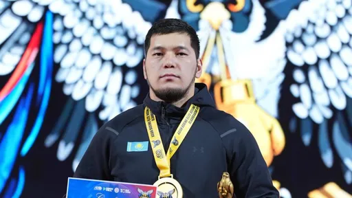 Айбек Оралбай стал чемпионом этапа Кубка мира по боксу в Китае