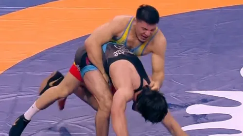 Азамат Даулетбеков драматично проиграл в 1/4 финала ЧМ по борьбе в Астане