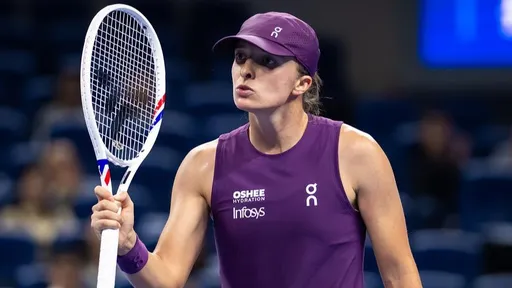 Ига Швентек обыграла соотечественницу на турнире WTA-1000 в Китае