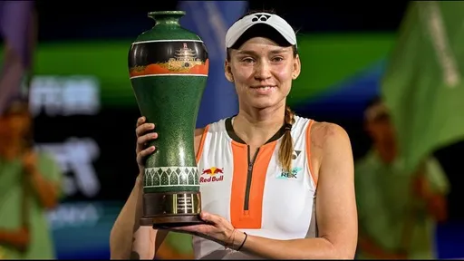Елена Рыбакина прибыла на турнир WTA 500 в Нинбо для защиты титула