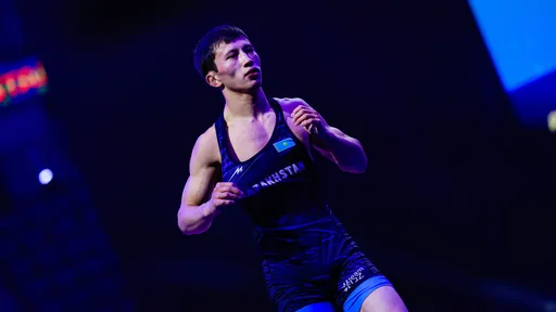 Сборная Казахстана отметилась первой медалью на домашнем чемпионате мира по борьбе