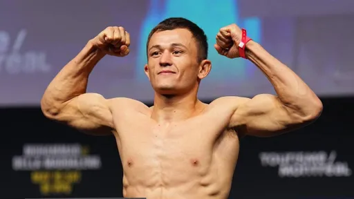 Бекзат Алмахан проведет бой на турнире UFC Fight Night в Баку
