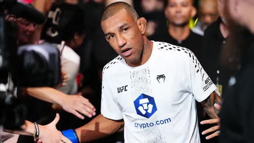 Боец UFC Барселос выписан из больницы после потери сознания в поединке