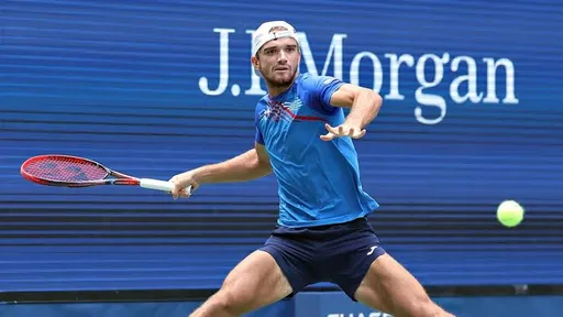 Нурланулы уступил Махачу в двух сетах на ATP-250 в Алматы