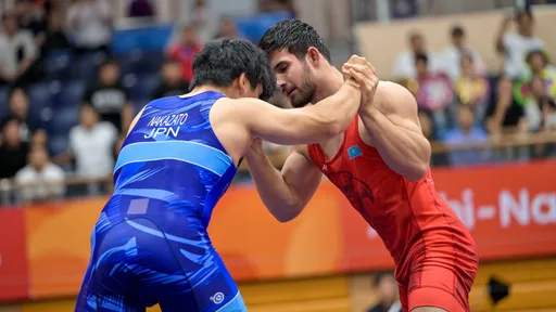 Ислам Евлоев вышел в четвертьфинал домашнего чемпионата мира по греко-римской борьбе