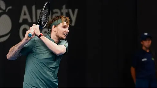 Бублик снялся из-за травмы: Медведев вышел в финал Almaty Open