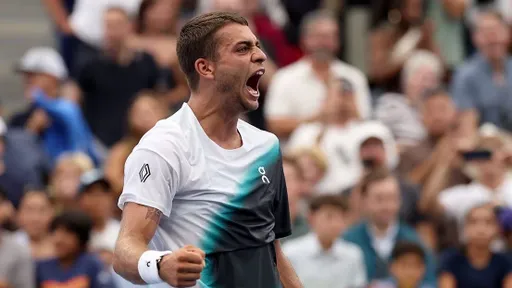 Флавио Коболли одержал волевую победу на турнире ATP-500 в Вене