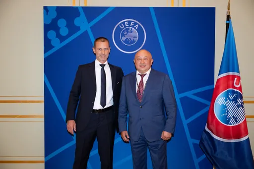 Адлет Барменкулов посетил финал Чемпионата Европы по приглашению УЕФА