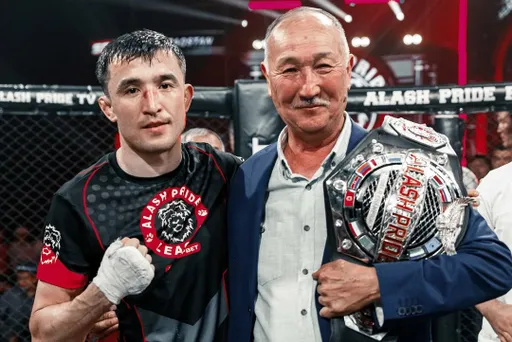 Итоги боевой недели: досрочная победа Жасии, дебют Отегена в One FC и поражение Олжабая