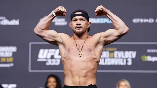 Петр Ян сравнялся с Хабибом Нурмагомедовым по числу титульных побед в UFC
