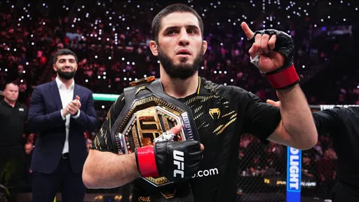 Карьера Ислама Махачева в UFC: от единственного поражения до шанса на чемпионство в двух дивизионах