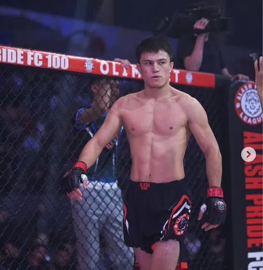 Нурхан Жумагазы завоевал пояс временного чемпиона Alash Pride FC в легком весе