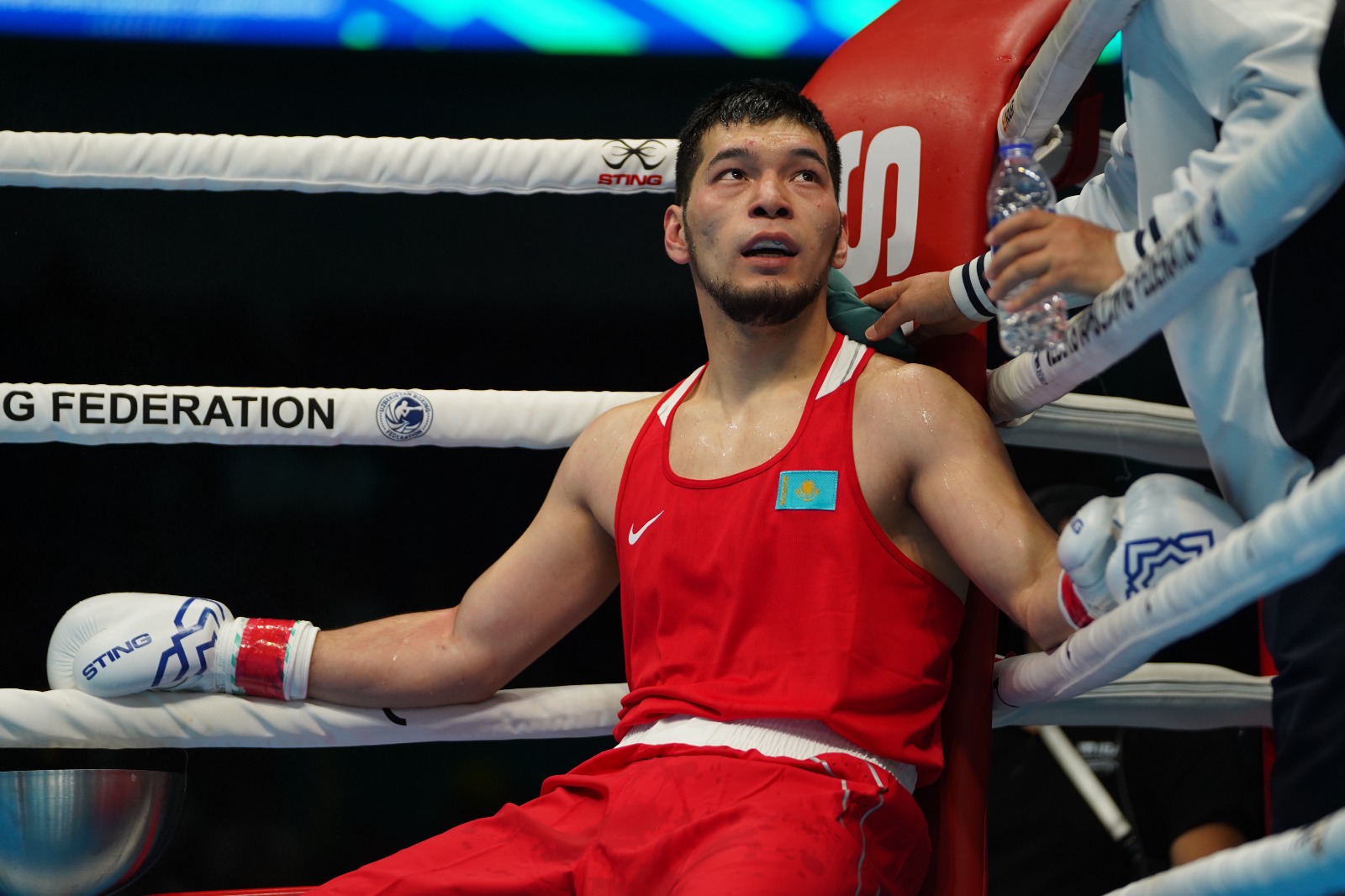 Нурбек Оралбай стартовал с победы на ЧМ-2023 по боксу в Ташкенте