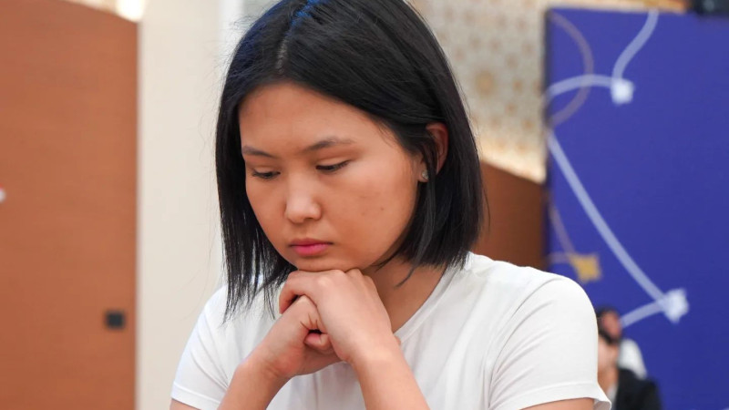 Шахматистка Бибисара Асаубаева заняла первое место на турнире в Москве