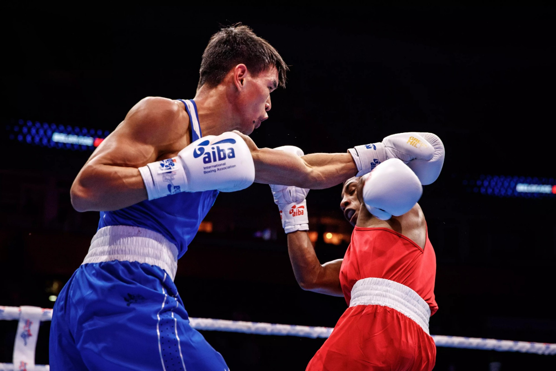 Казахстан не собирается бойкотировать чемпионат мира из-за допуска боксеров из России и Беларуси