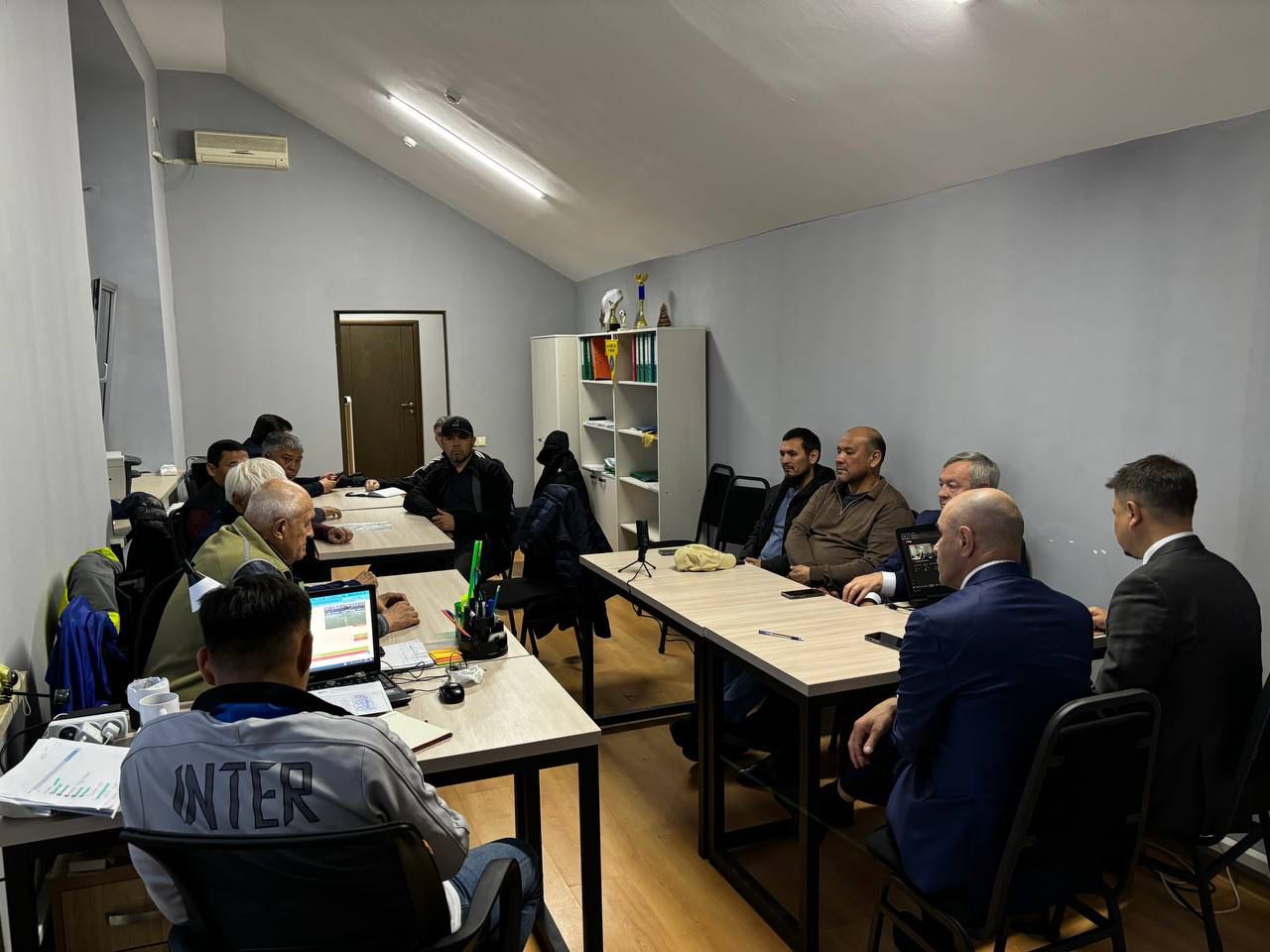 Федерация футбола Алматы провела встречу с лигой ветеранов