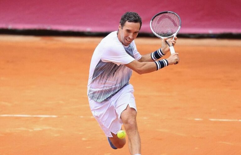 Казахстанский теннисист Кукушкин вышел в четвертьфинал турнира в Мадриде