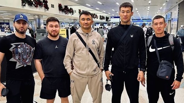 Казахстанец Шавкат Рахмонов вылетел в Лас-Вегас на свой бой в UFC