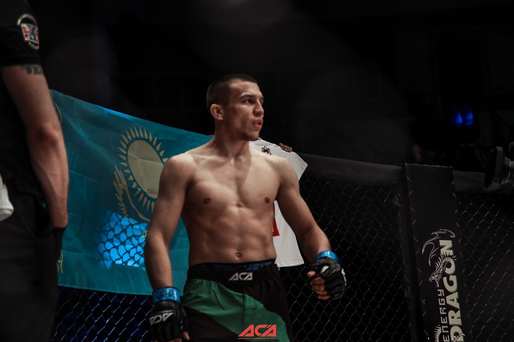 Фаниль Рафиков проведет поединок с бывшим бойцом UFC де Томасом