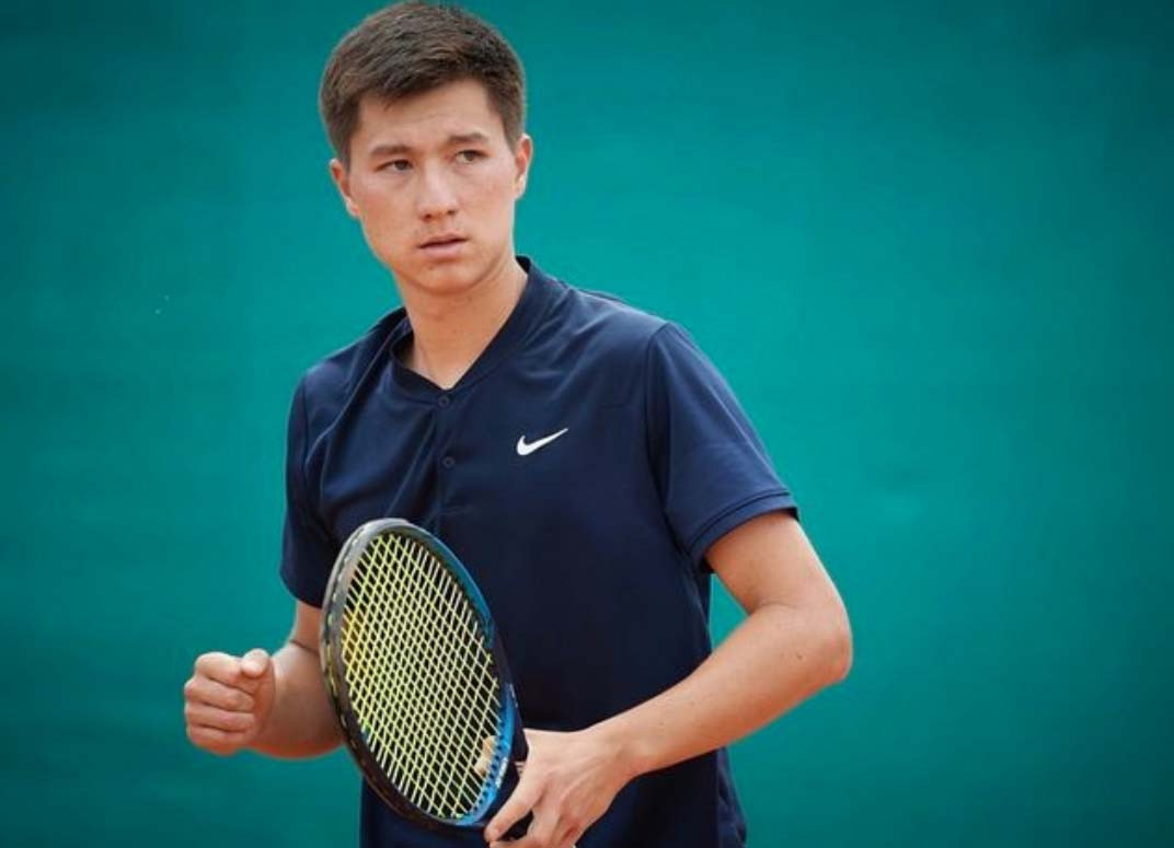Теннисист Бейбит Жукаев вышел в 1/4 финала турнира в Швейцарии