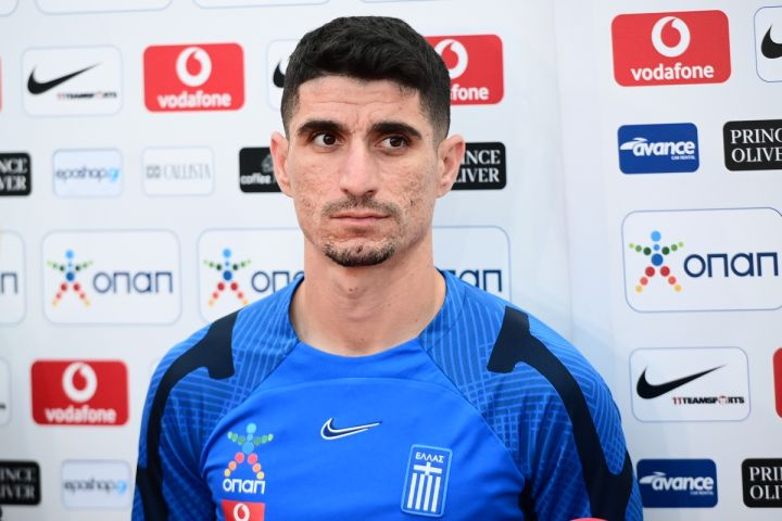 Футболиста сборной Греции напугали поражением от Казахстана