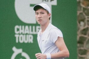 Теннисист Бейбит Жукаев вышел в 1/4 финала турнира в Морелосе
