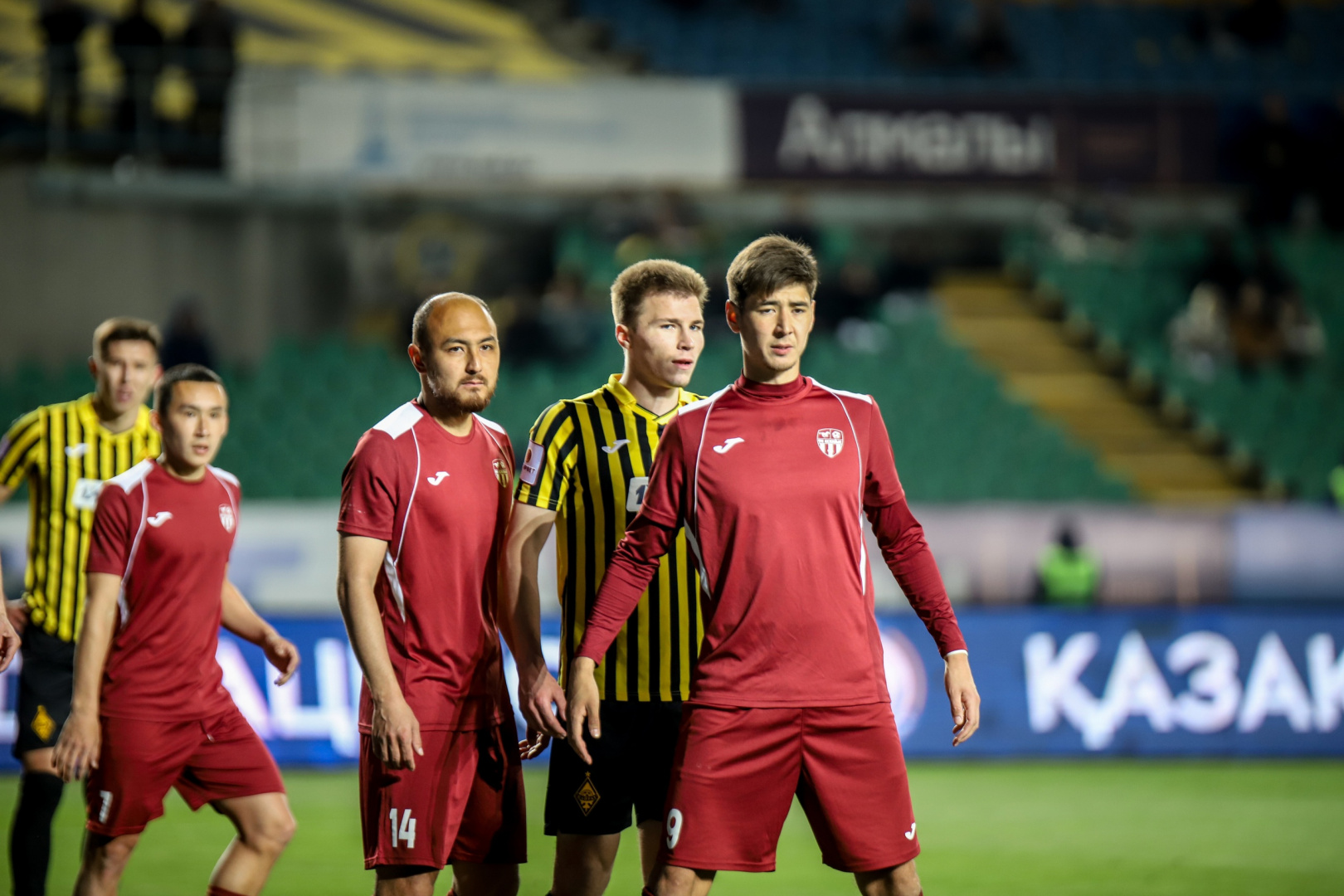 «Акжайык» и «Кайрат» назвали стартовые составы на ответный матч 1/8 финала Кубка Казахстана