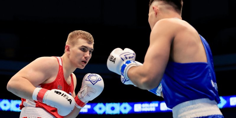 Российский боксер Дронов согласился с поражением от казахстанца Камшыбека Кункабаева