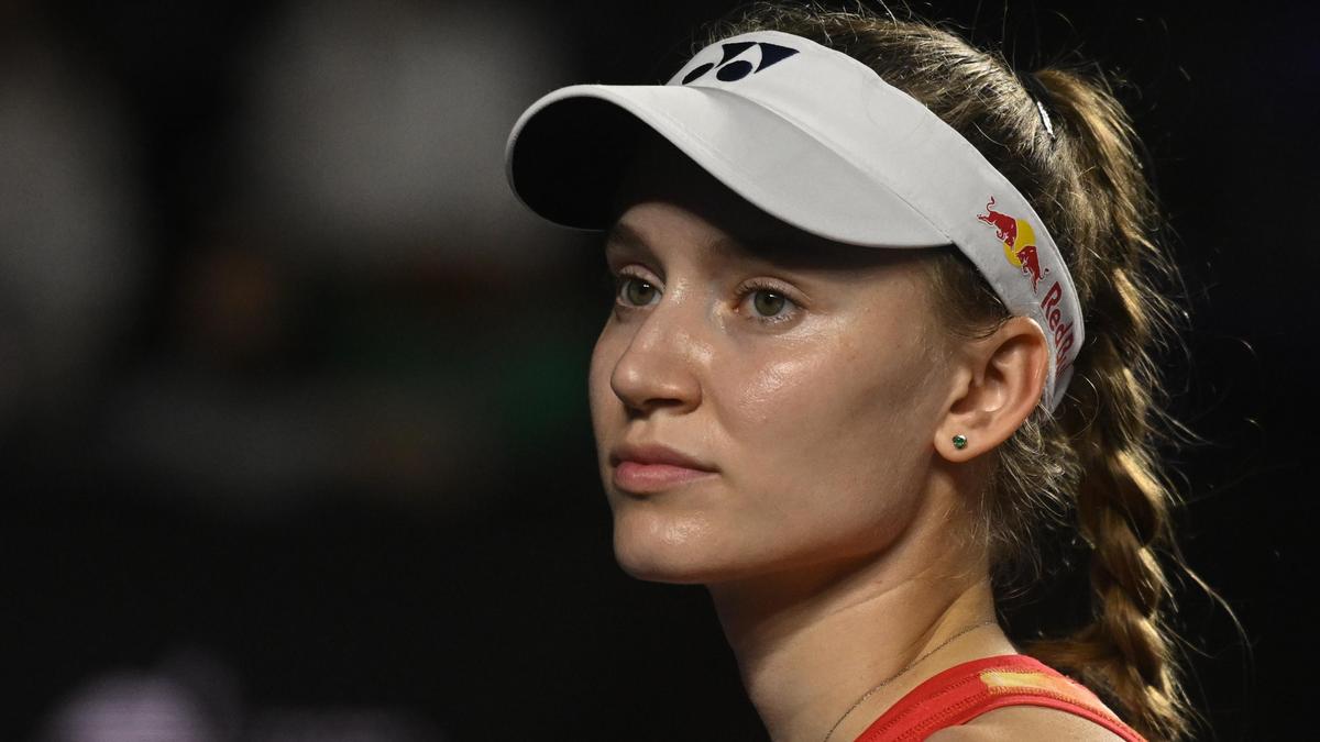 Теннисистка Елена Рыбакина заработала почти 400 тысяч долларов на итоговом турнире WTA