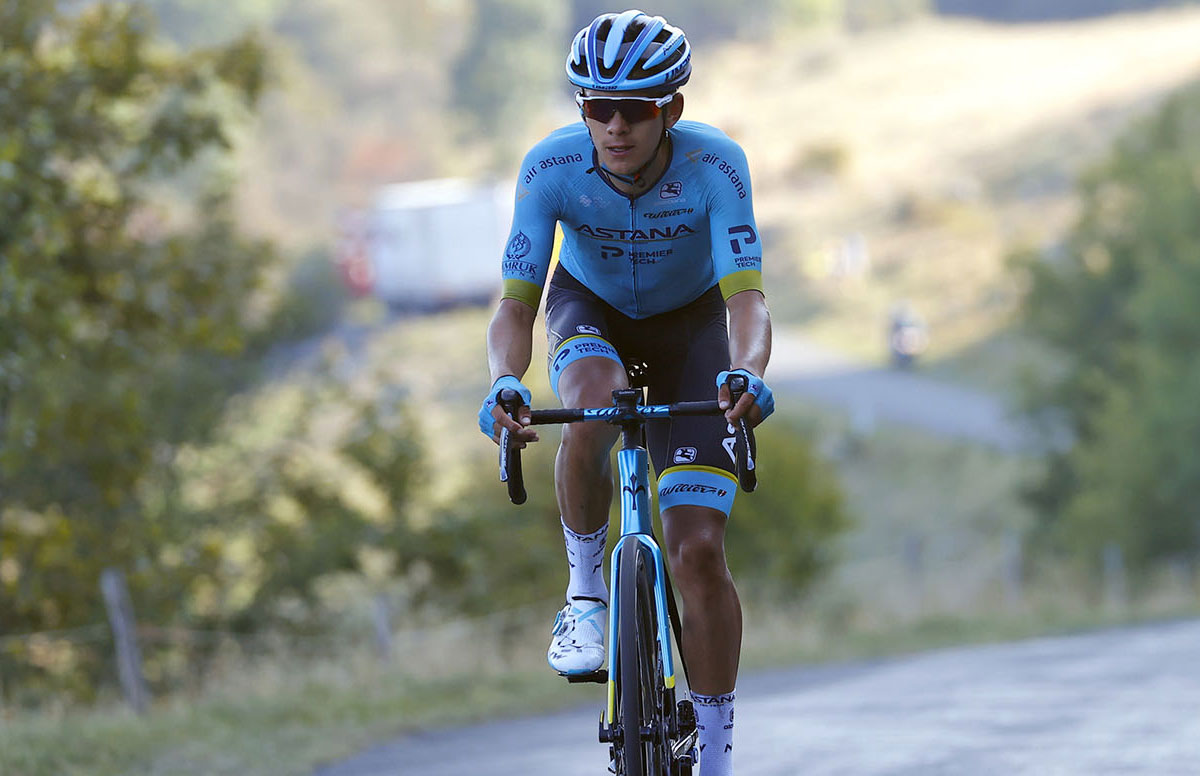 Велогонщик «Астаны» Арольд Техада занял 16-е место на третьем этапе «Тура Колумбии» – 2024