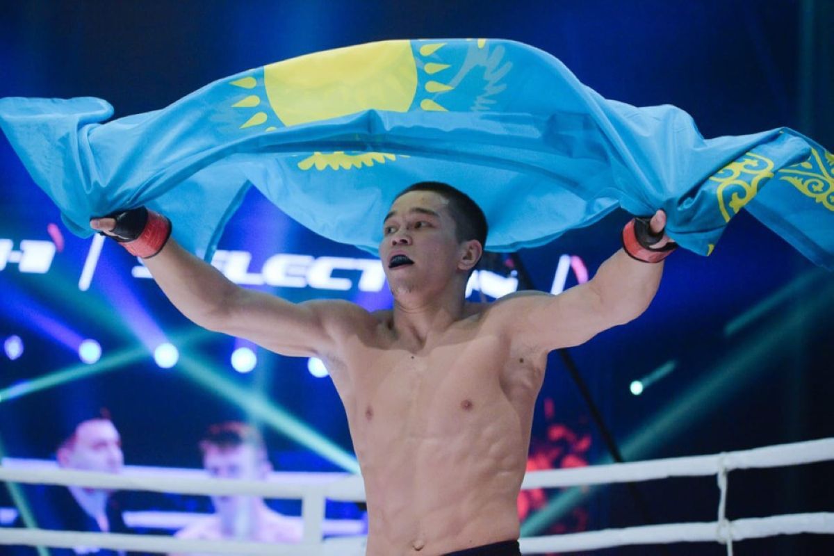 Казахстанец Асу Алмабаев признан бойцом года в Brave CF