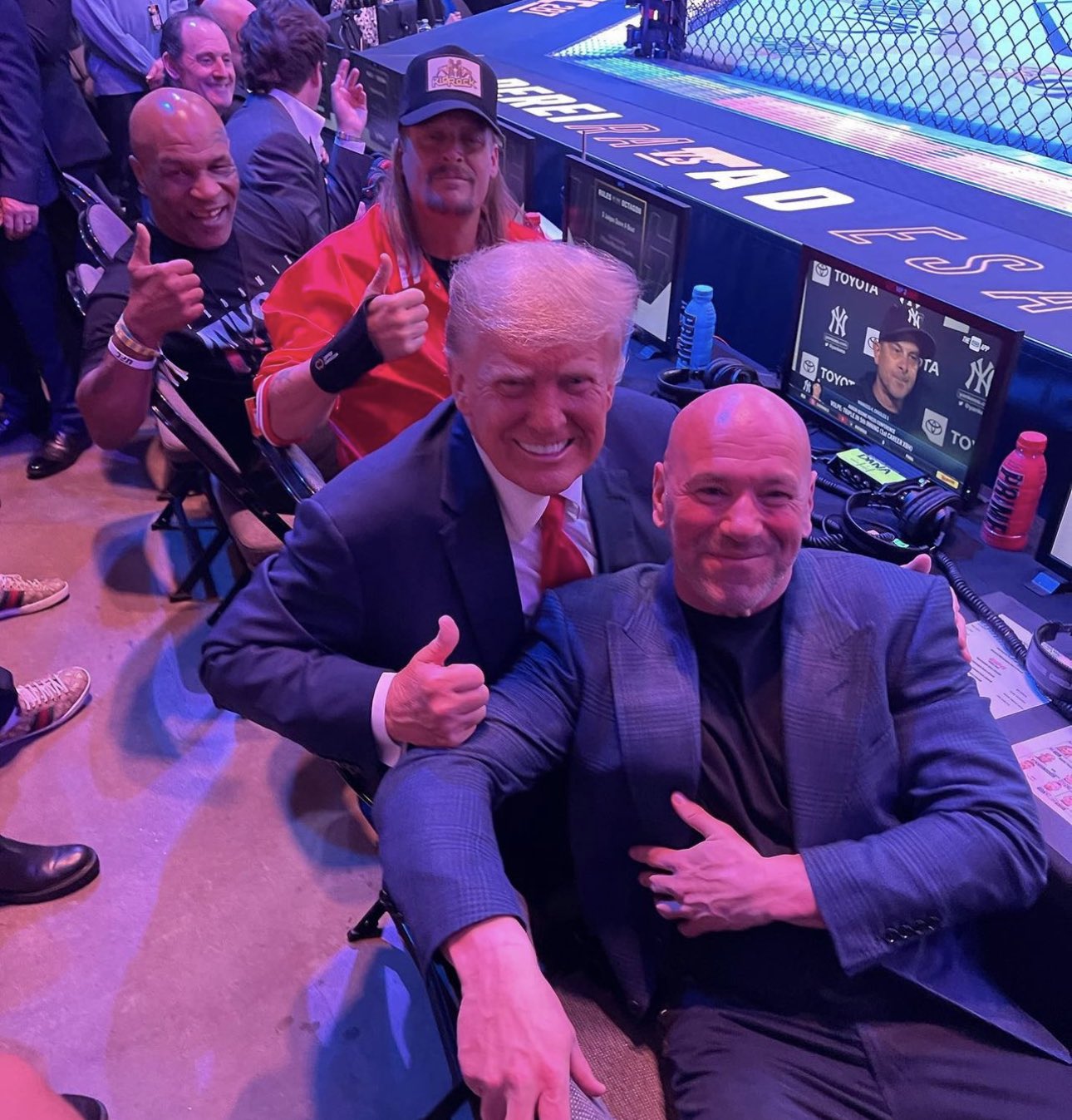 Тайсон и Трамп присутствуют на UFC 287