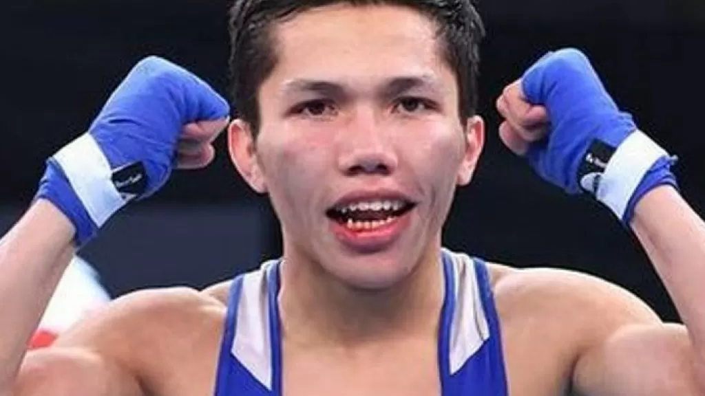 Казахстанец Санжар Ташкенбай выиграл у узбекистанца на ЧМ по боксу в Ташкенте