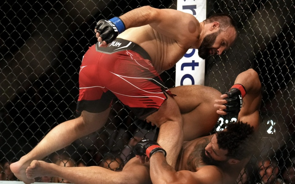 И правда, зверь! Мурзаканов продолжает уничтожать соперников: президент UFC в восторге от россиянина