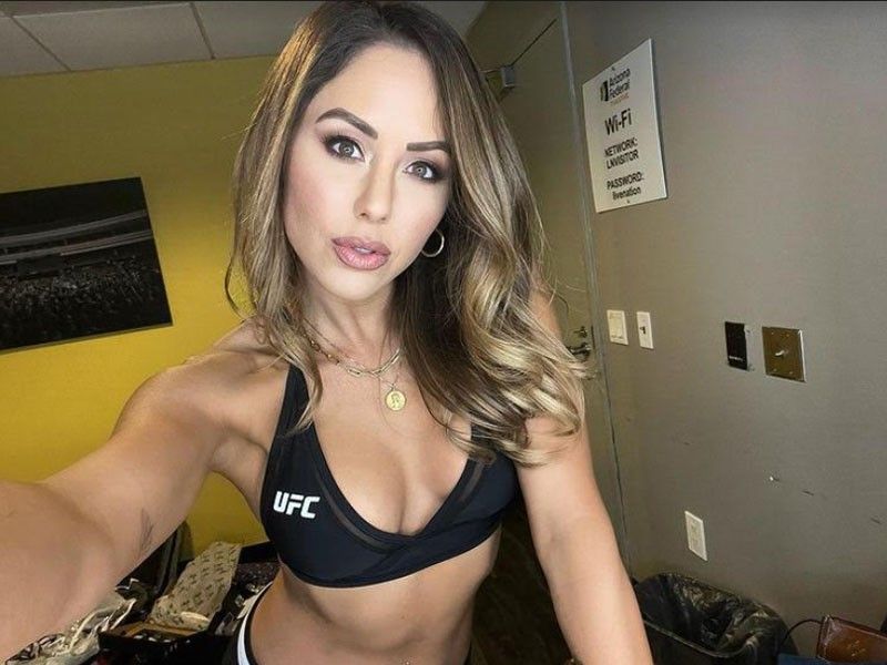 Октагон-герл UFC Палмер опубликовала фото в сексуальном наряде