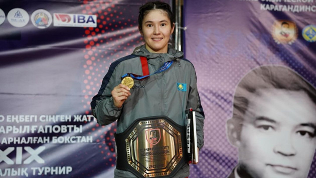 Назым Кызайбай досрочно победила в первом бою лицензионного турнира