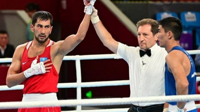 Капитан сборной Казахстана по боксу одержал победу на лицензионном турнире в Италии
