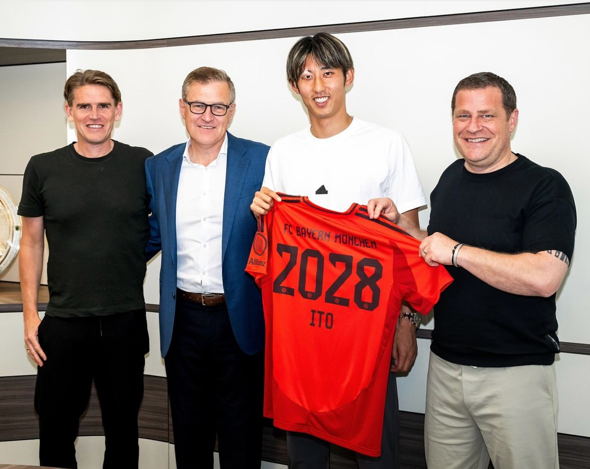«Бавария» объявила о переходе защитника сборной Японии
